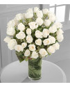 L'arrangement de 48 roses blanches élégant